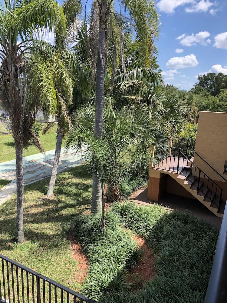 Travelodge By Wyndham Fort Myers North North Fort Myers Exterior photo