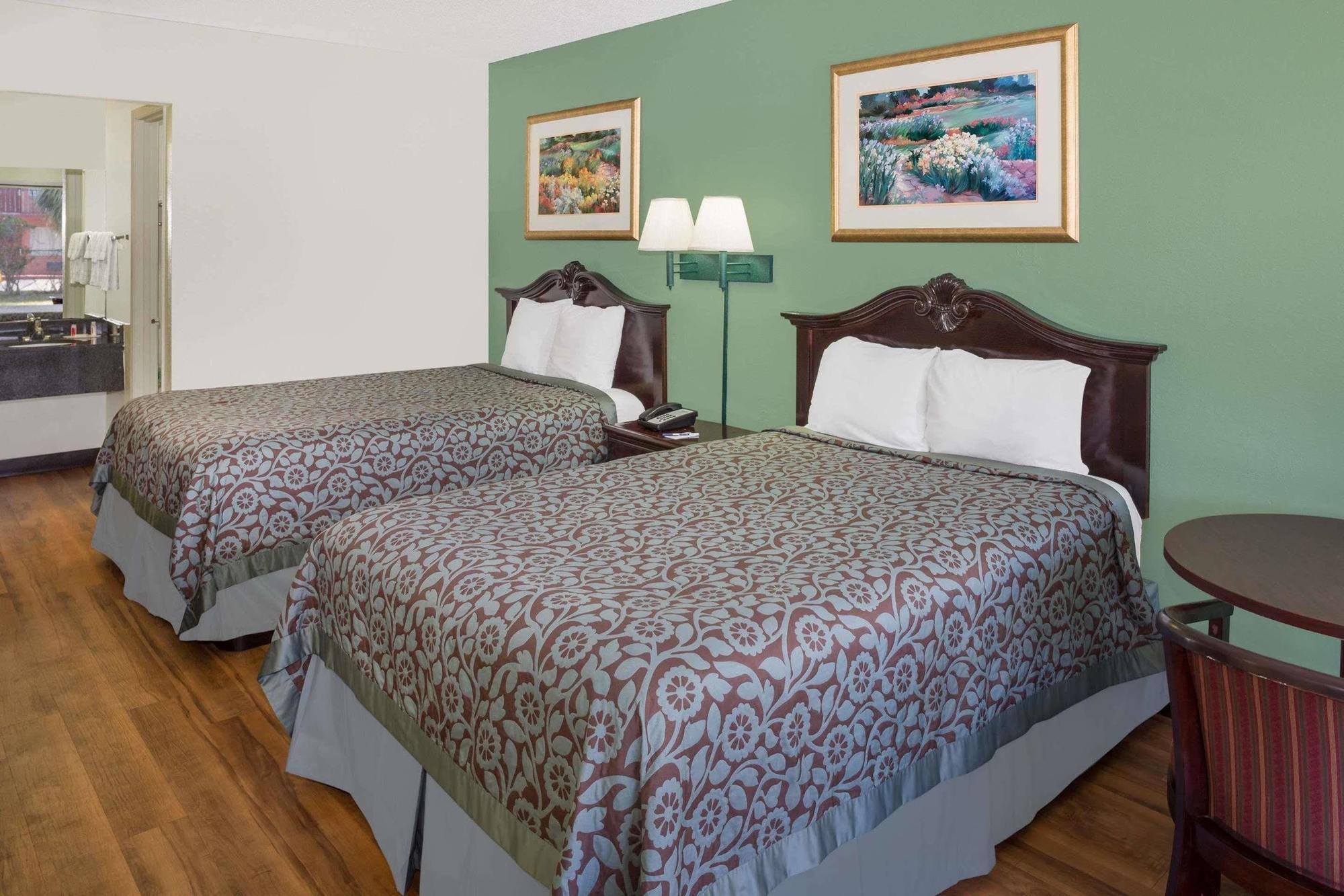 Travelodge By Wyndham Fort Myers North North Fort Myers Exterior photo