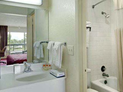 Travelodge By Wyndham Fort Myers North North Fort Myers Room photo